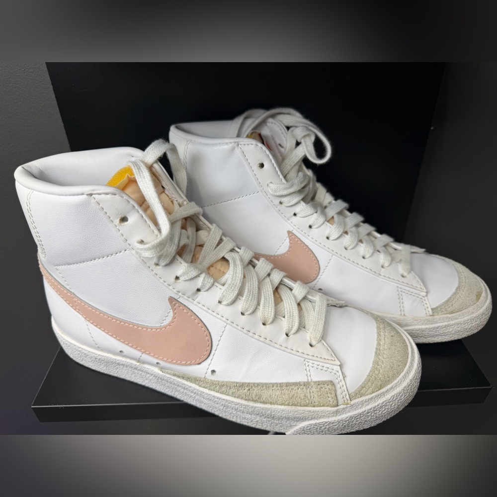 Nike girls Blazer Mid ’77 White with Pale Pink Swoosh